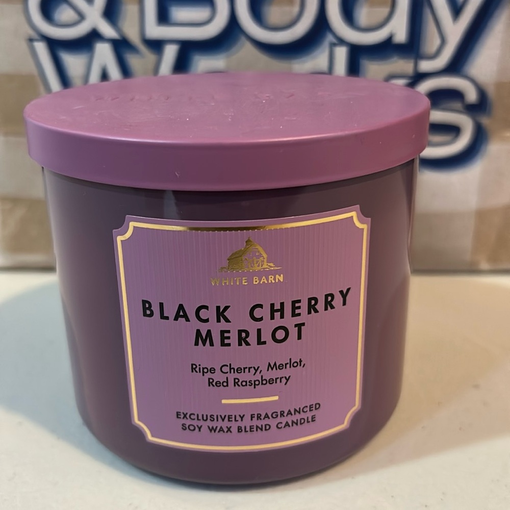 BLACK CHERRY MERLOT. Candle